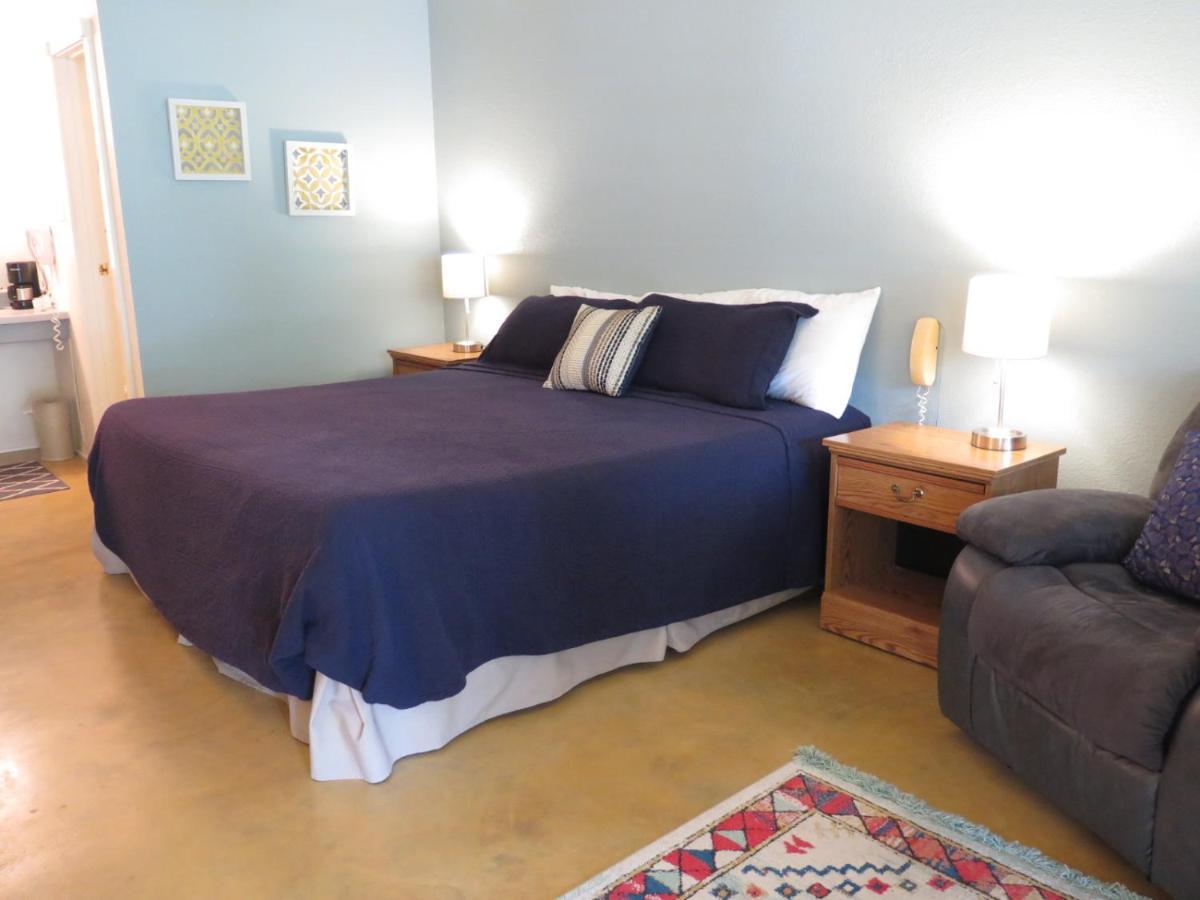 Wimberley Inn Bagian luar foto