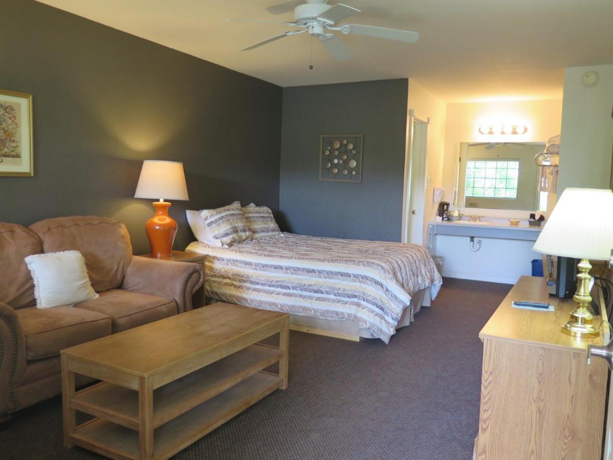 Wimberley Inn Bagian luar foto