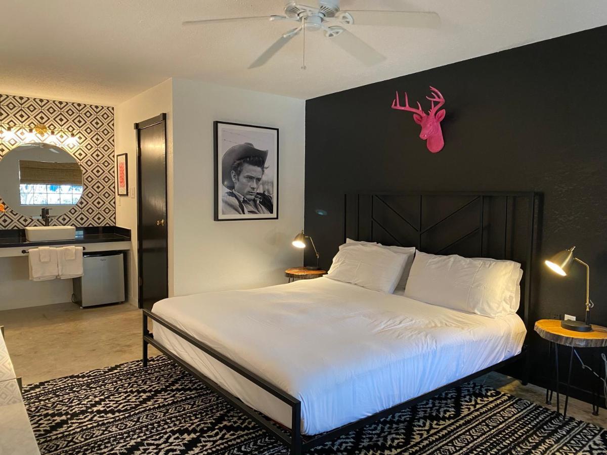 Wimberley Inn Bagian luar foto