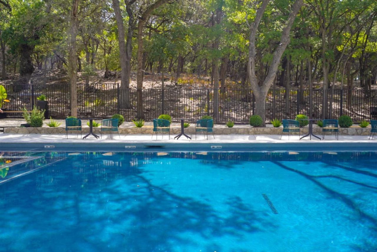 Wimberley Inn Bagian luar foto