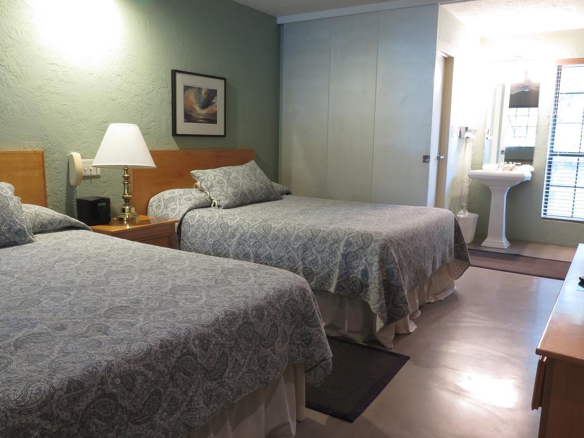 Wimberley Inn Bagian luar foto